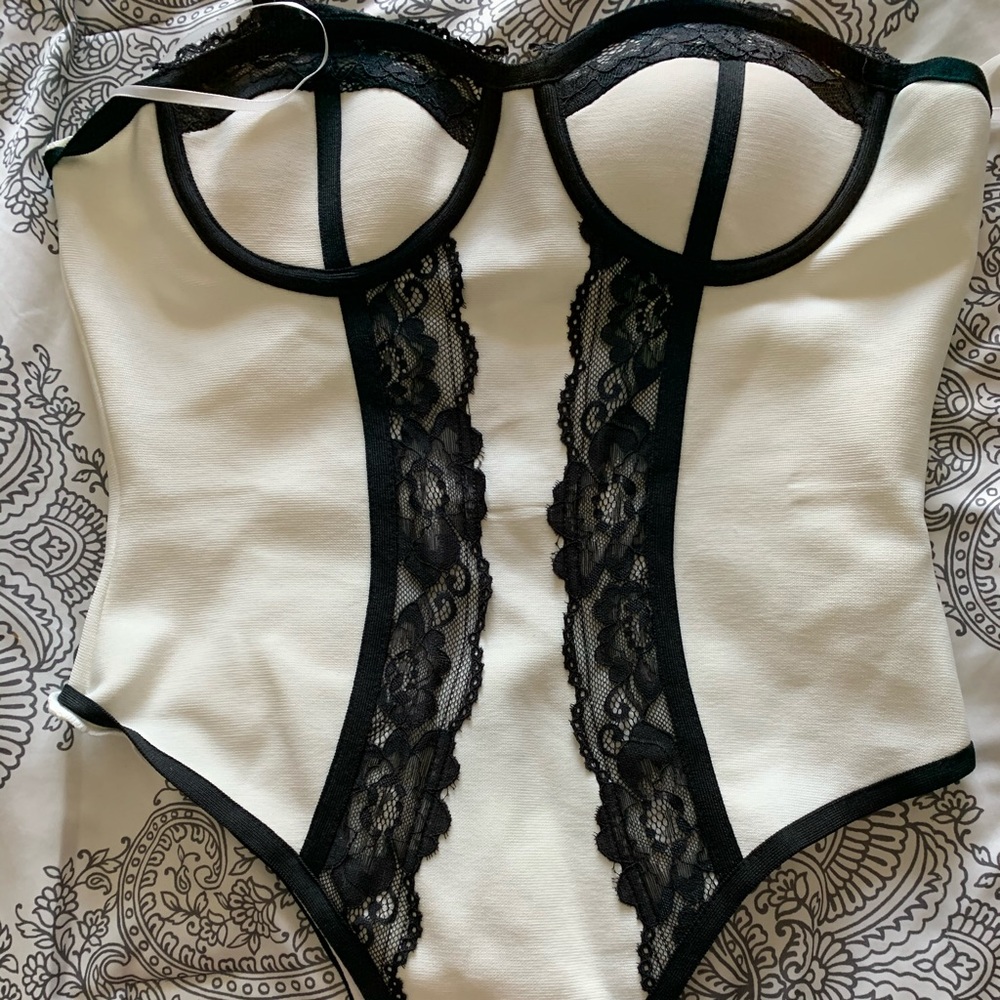 Lace contrast bandage bodysuit